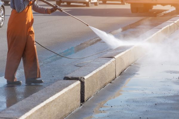 Commercial Concrete Cleaning in Yorba Linda
