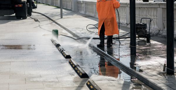 Parking Lot Pressure Washing in Yorba Linda