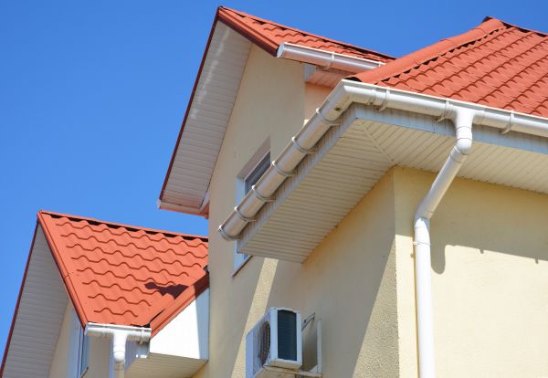Soffit Cleaning in Yorba Linda