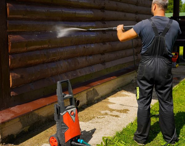 Log Home Pressure Washing in Yorba Linda