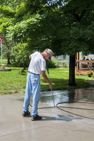Driveway Concrete Cleaning in Yorba Linda