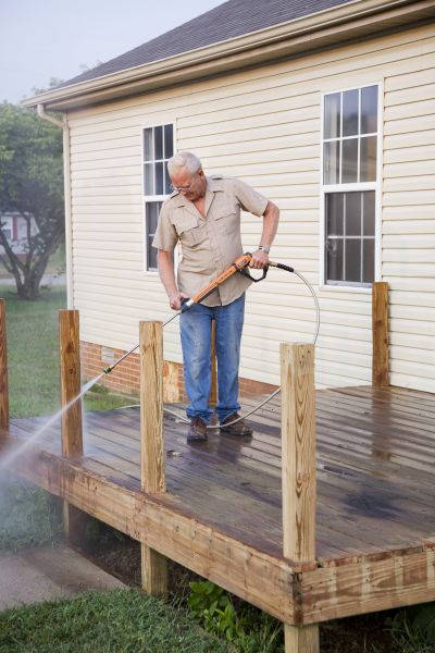 Deck Mold Cleaning in Yorba Linda